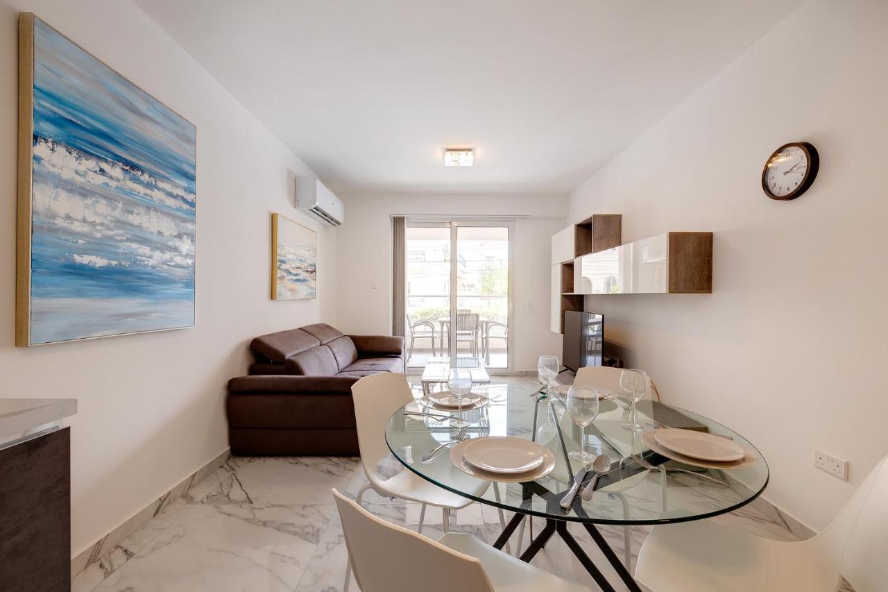 Modern Apartment Steps To St George'S Bay San Ġiljan Exterior foto
